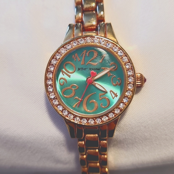 Betsey Johnson small gold watch - Picture 1 of 4